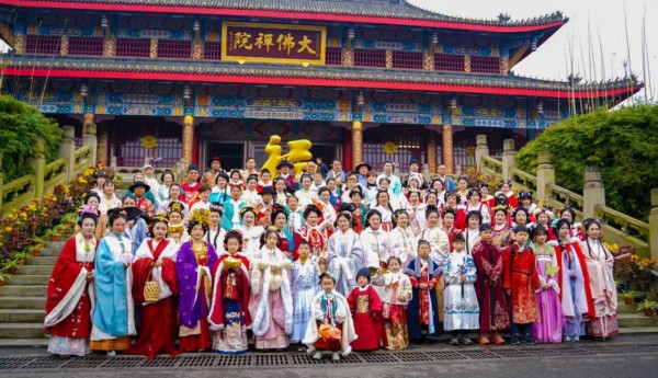 ​大佛禅院 2026 元旦汉服巡游 + 万份福历，灵验祈福启平安