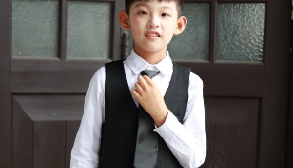 上海礼智信影视文化传媒有限公司和上海玖蕾影视文化传媒有限公司联合出品的《中华五千年之少年强繁花.逐浪》正式开拍