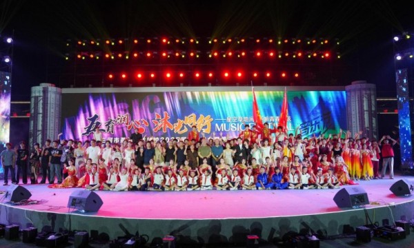 三河市燕郊育才学校第三届音乐节暨2025届毕业晚会盛大举行