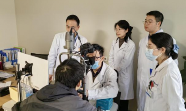 重庆眼视光眼科医院巩膜镜技术，为角膜移植患者带来新希望