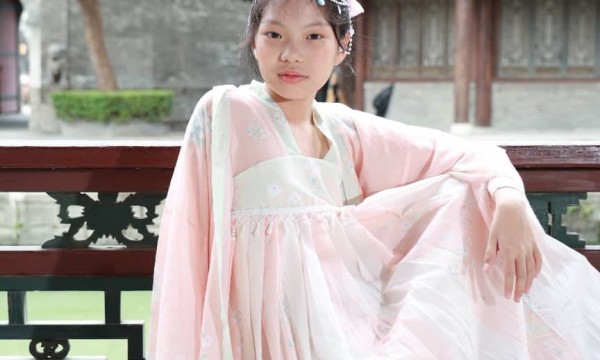 上海礼智信影视文化传媒有限公司和上海玖蕾影视文化传媒有限公司联合出品的《中华五千年之少年强三国.卧龙凤雏》正式开拍